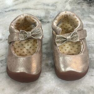 CARTER’S Every Step Kid Stage 1 Crawling Shoe No. 3 - Gold size 9 months